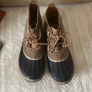 Sorely Out & About waterproof duck boots Size 9.5